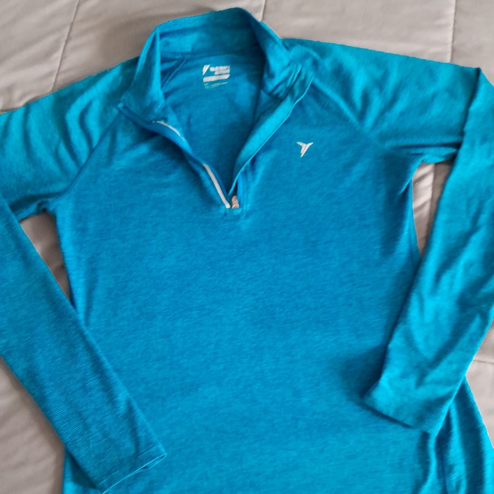 Old Navy turquoise training top - Picture 3 of 7